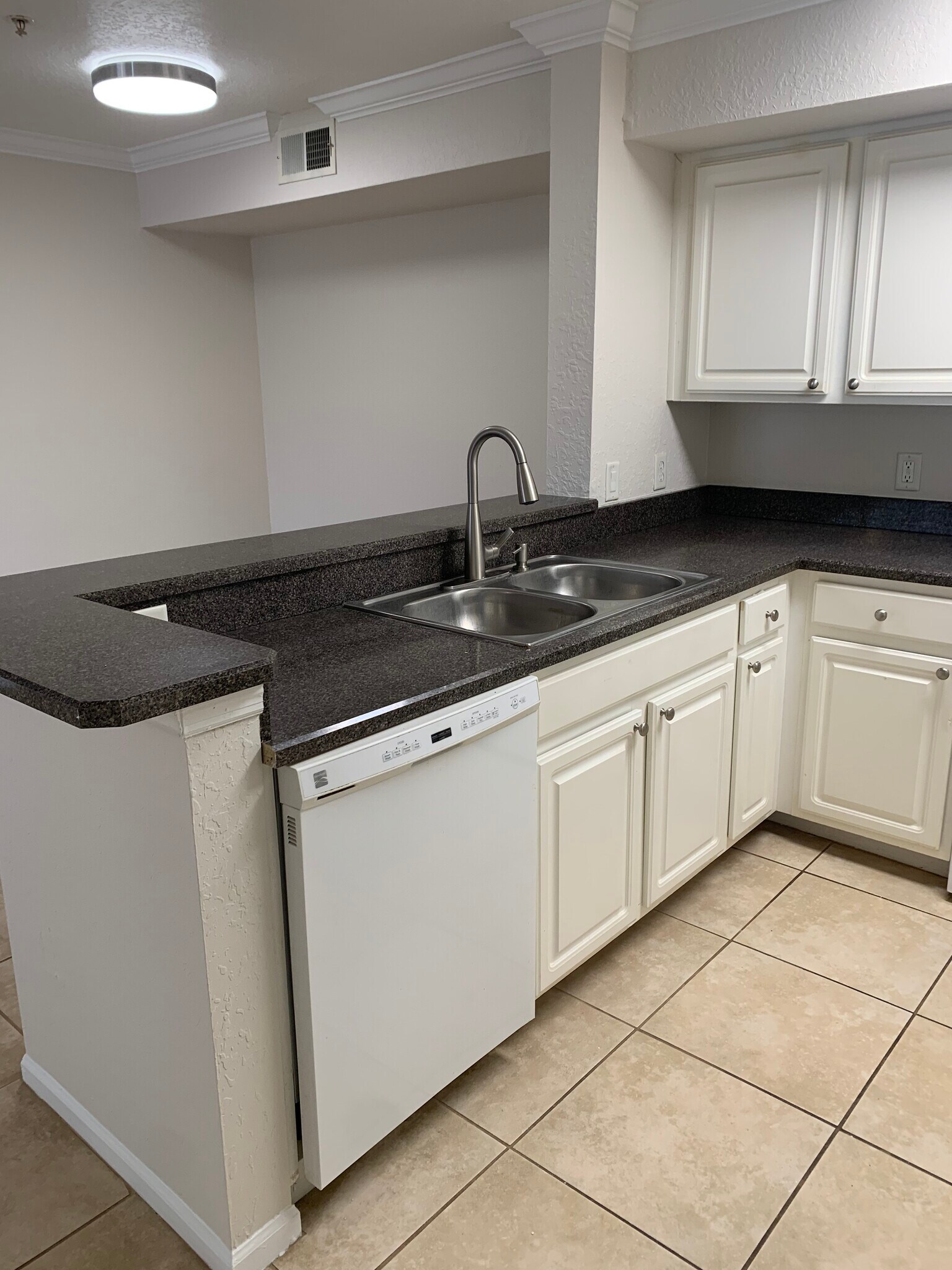 Building Photo - 805 Boardwalk Dr