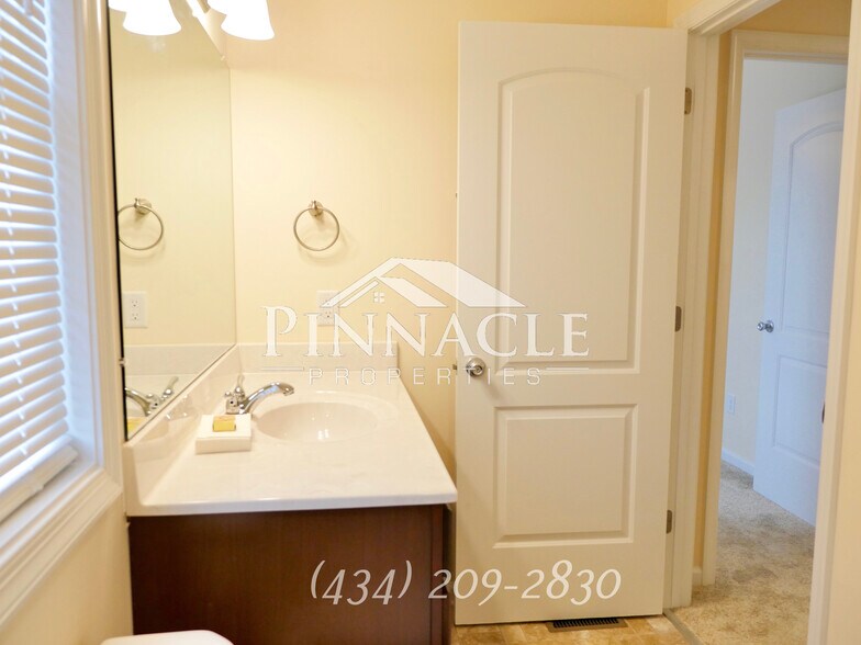 Building Photo - 735 Old Graves Mill Rd