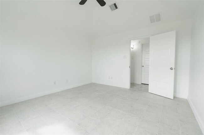 Building Photo - 24207 Asher Hollow Ln