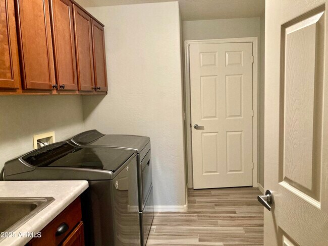 Building Photo - 33575 N Dove Lakes Dr