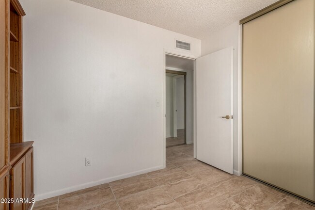 Building Photo - 5809 W Yucca St