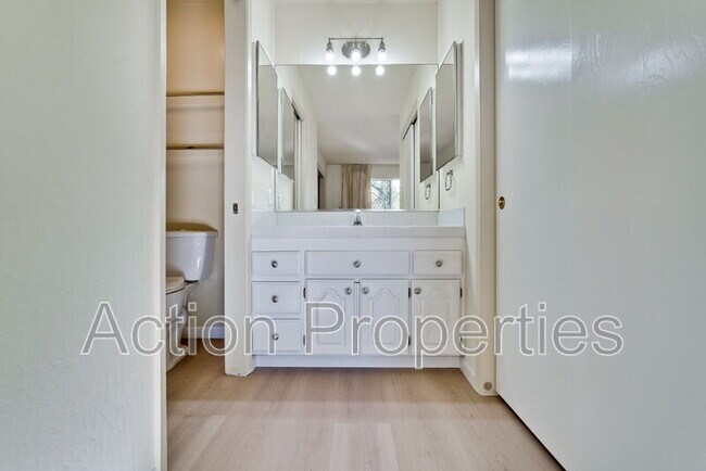 Building Photo - 3322 Shasta Dr