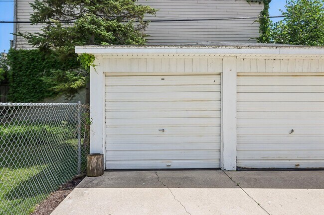 Building Photo - 1660 N Marshall St