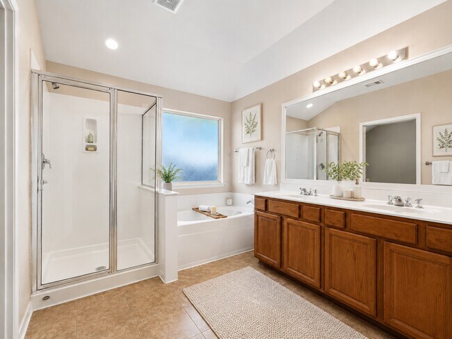 Building Photo - 6114 Menor Crest Dr