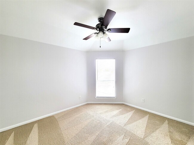 Building Photo - 17715 Laguna Trail Dr