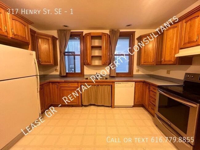 Building Photo - Two Bedroom Spacious Unit in Cherry Hill! ...