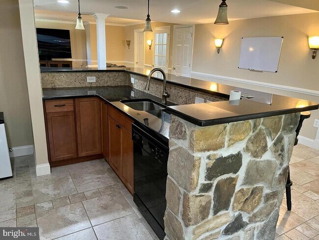 Building Photo - 204 Windham Dr