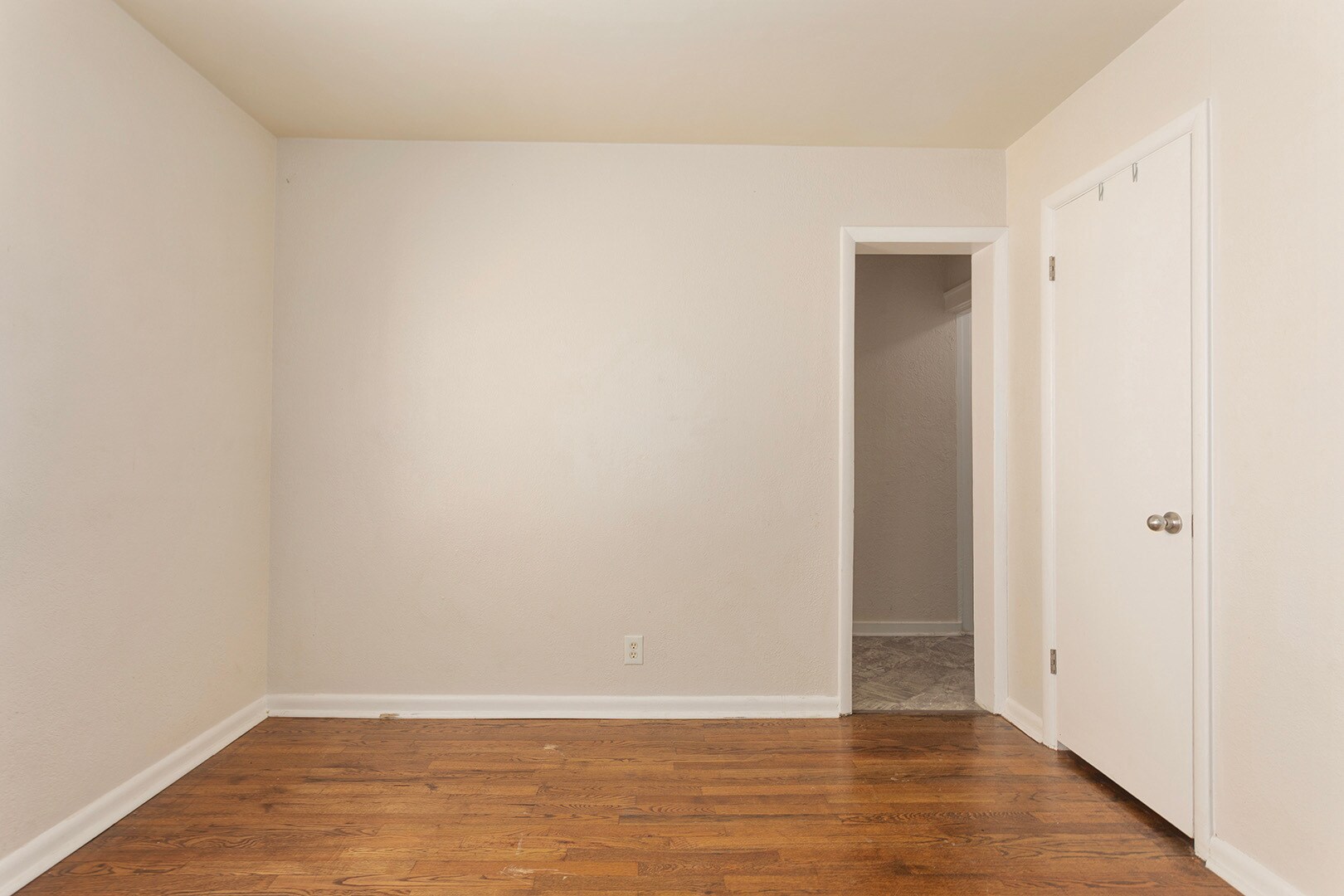 Building Photo - 9711 E 18th St S