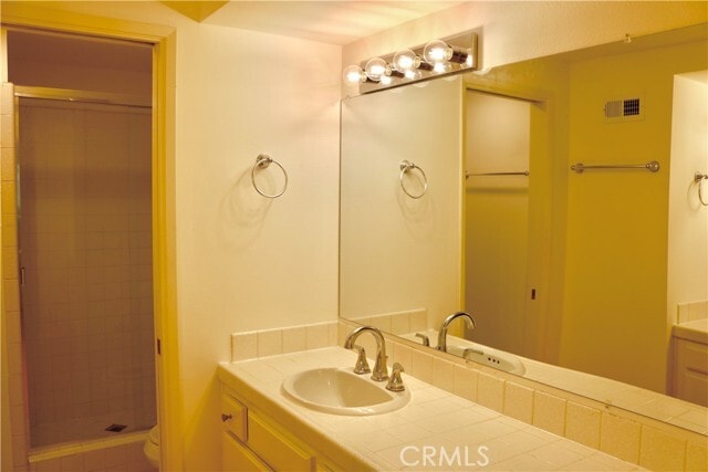 Building Photo - 747 E California Blvd