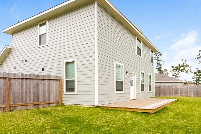 Building Photo - 25542 Valverdant Ct