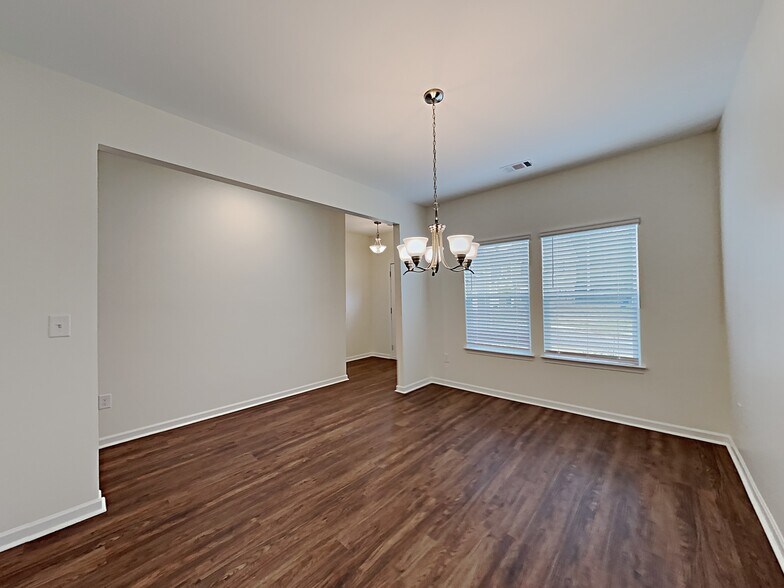 Building Photo - 249 Camp dr