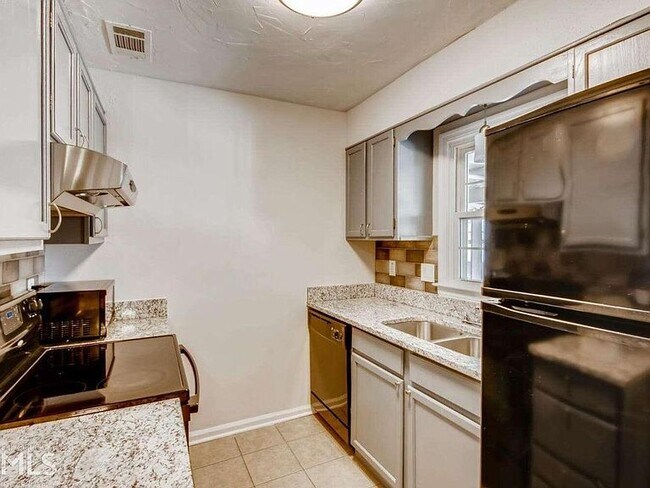 Building Photo - 199 Holcomb Ferry Rd