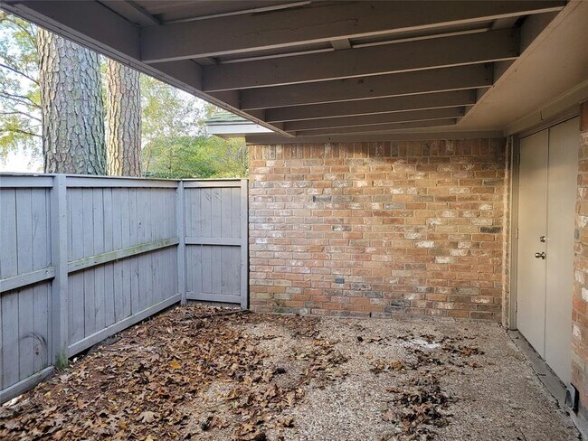 Building Photo - 135 West Dr