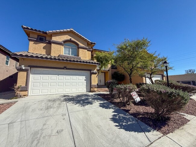 Building Photo - SPACIOUS HOME IN GATED COMMUNITY WITH POOL, RV PARKING & 4-CAR GARAGE!