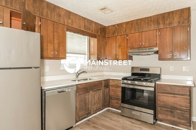 Building Photo - 4 Bedroom Pet-Friendly Home in Ellenwood, GA with Main Street Renewal