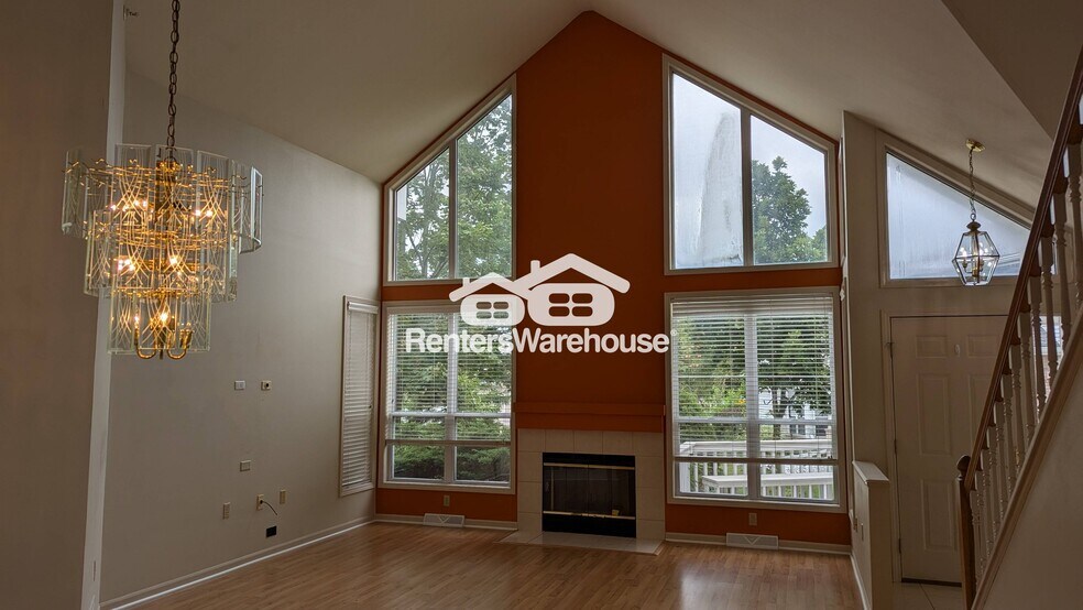 Building Photo - 14303 Waterford Square Dr