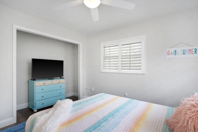 Building Photo - VACA or Short Term Furnished Chic Monthly Rental Home in Bradenton, FL