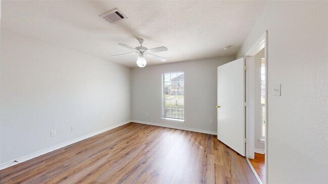 Building Photo - 4131 McFarland Dr