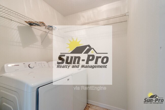 Building Photo - 5505 Magnolia Ave