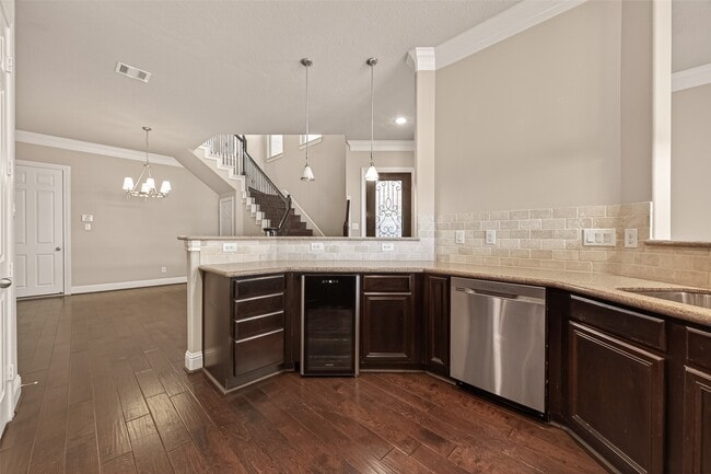 Building Photo - 5708 Petty St