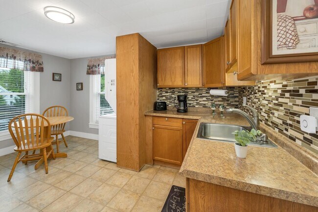 Building Photo - 17 Prospect St