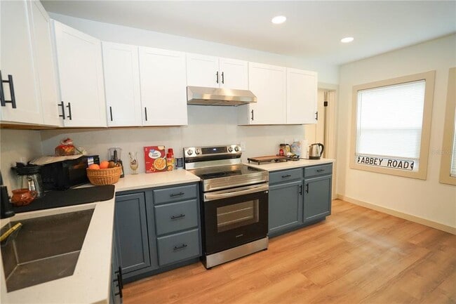 Building Photo - 535 14th Ave S