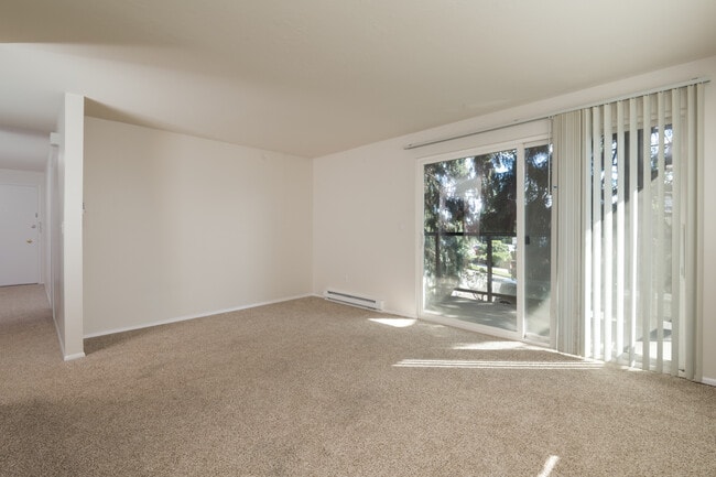 Building Photo - 569 Lee St