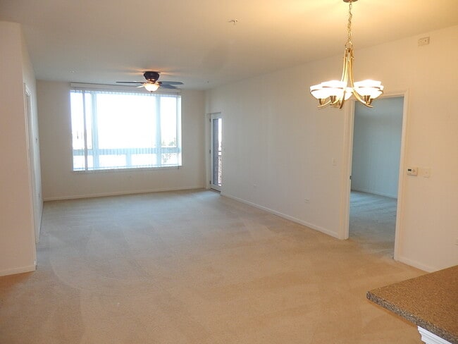 Building Photo - 850 Village Center Dr