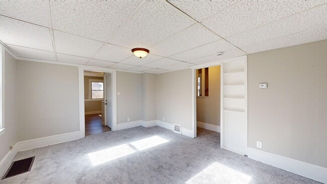 Building Photo - Clark / Fulton Area - 4 Bedroom Single Fam...