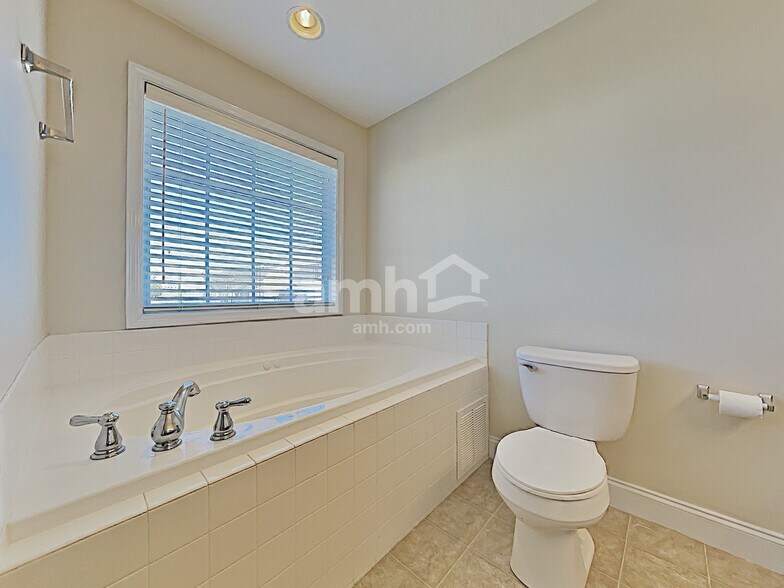 Building Photo - 4712 Dawn Oaks Ln