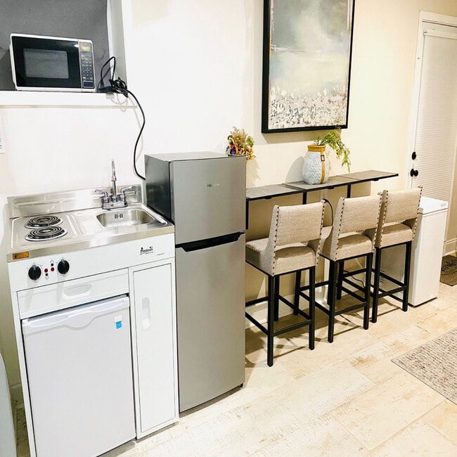 Building Photo - 1373 Benteen Way SE