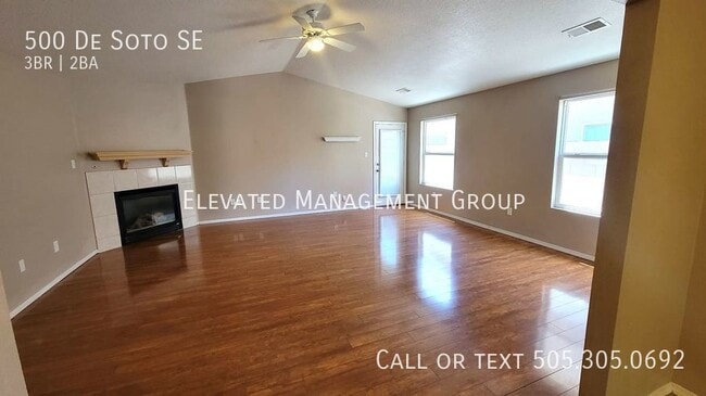 Building Photo - Beautiful Unit Ready for Immediate Move-In...