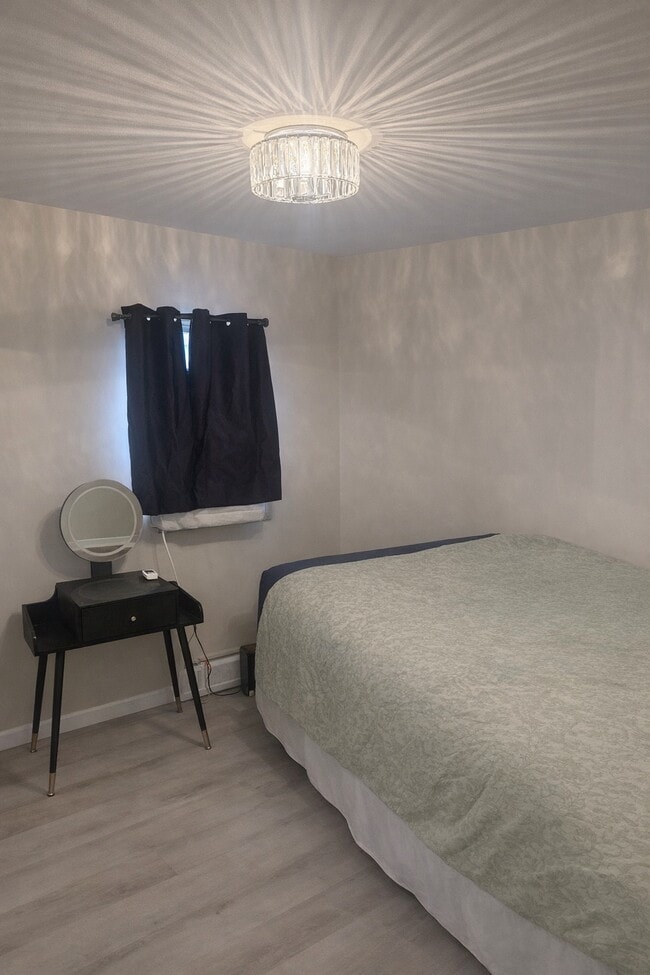 Building Photo - 4 Brenda Ln