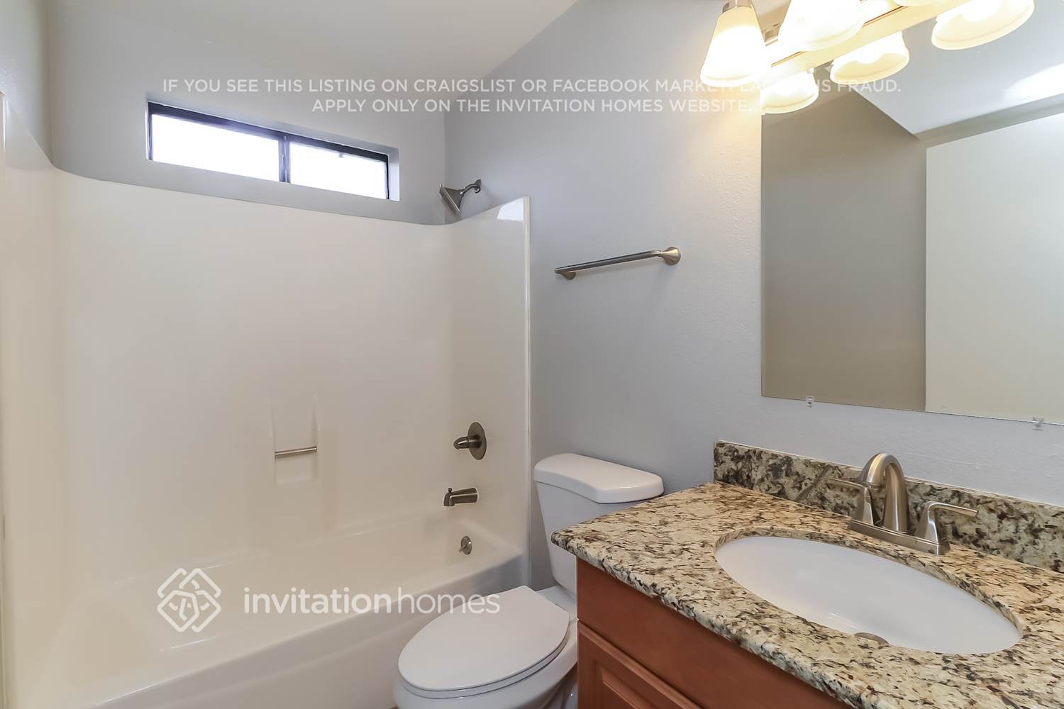 Building Photo - 3039 E Dahlia Dr