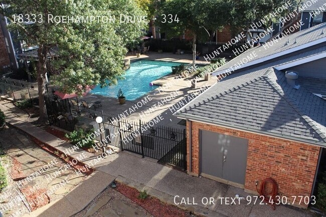 Building Photo - 18333 Roehampton Dr