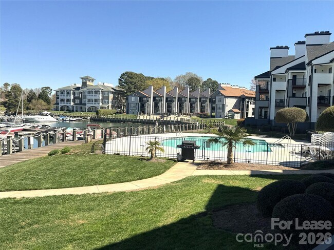 Building Photo - 18695 Vineyard Point Ln