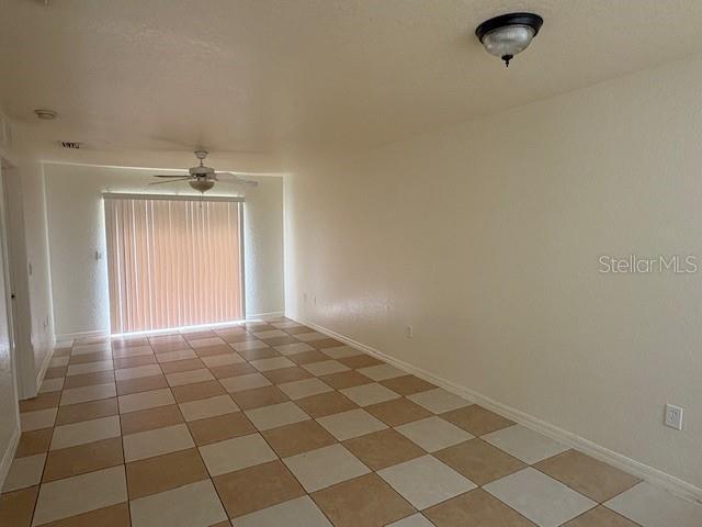 Building Photo - 865 Fox Lake Dr