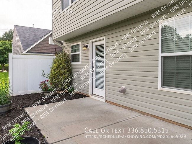 Building Photo - 7432 Garett Park Dr