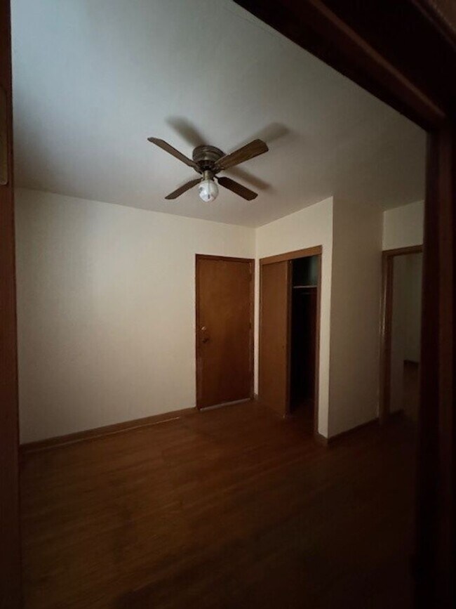 Building Photo - 1626 Winnebago St