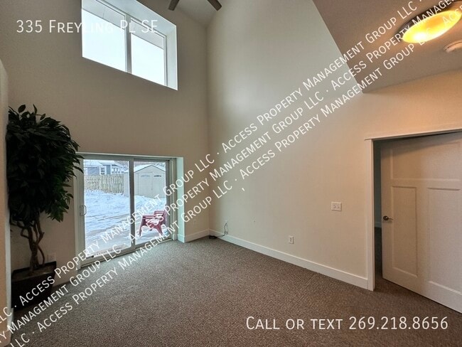 Building Photo - 335 Freyling Pl SE