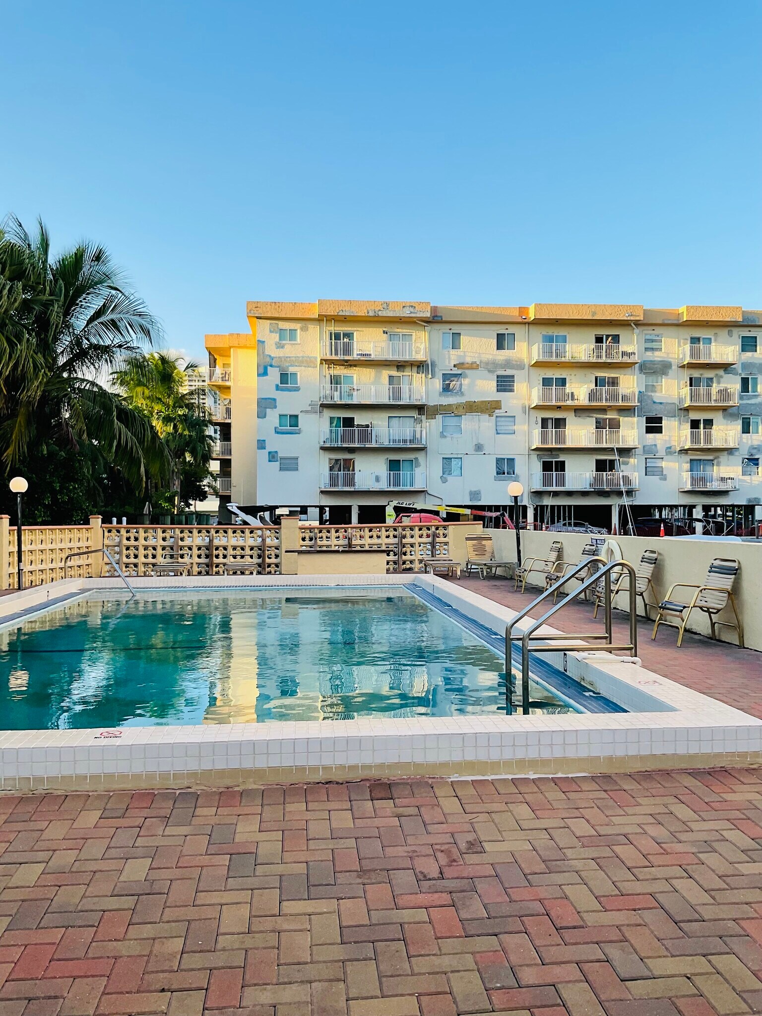 Building Photo - 3545 NE 167th St