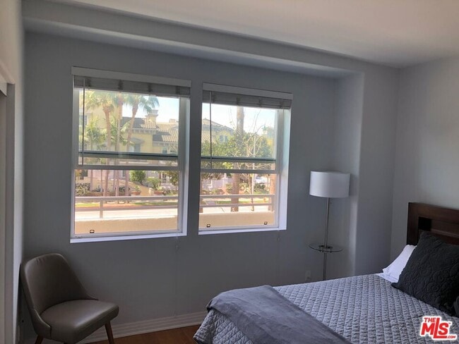 Building Photo - 7100 Playa Vista Dr