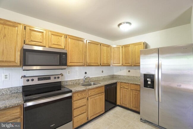 Building Photo - 1703 Smedley Ct