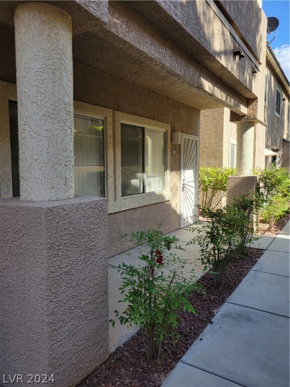 Building Photo - 2053 Jade Creek St
