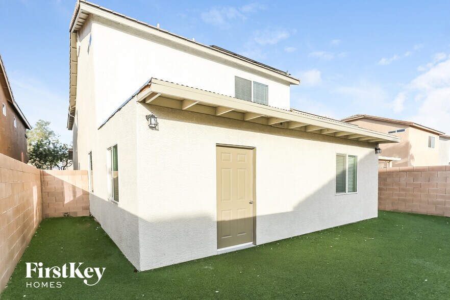 Building Photo - 9720 N Fast Elk St