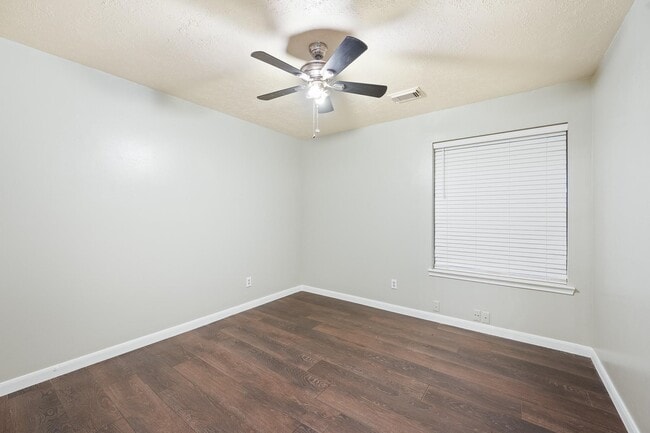 Building Photo - 7624 Lone Meadow Ct
