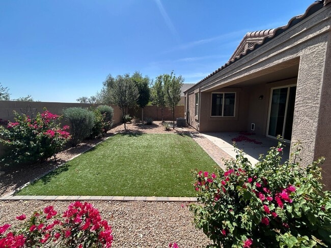 Building Photo - 14825 N 171st Dr