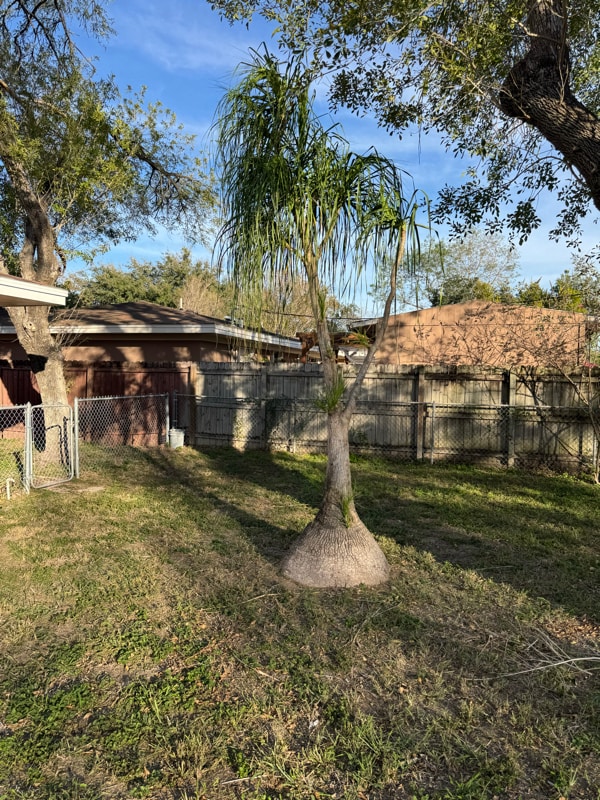 Building Photo - 619 Highland Ave