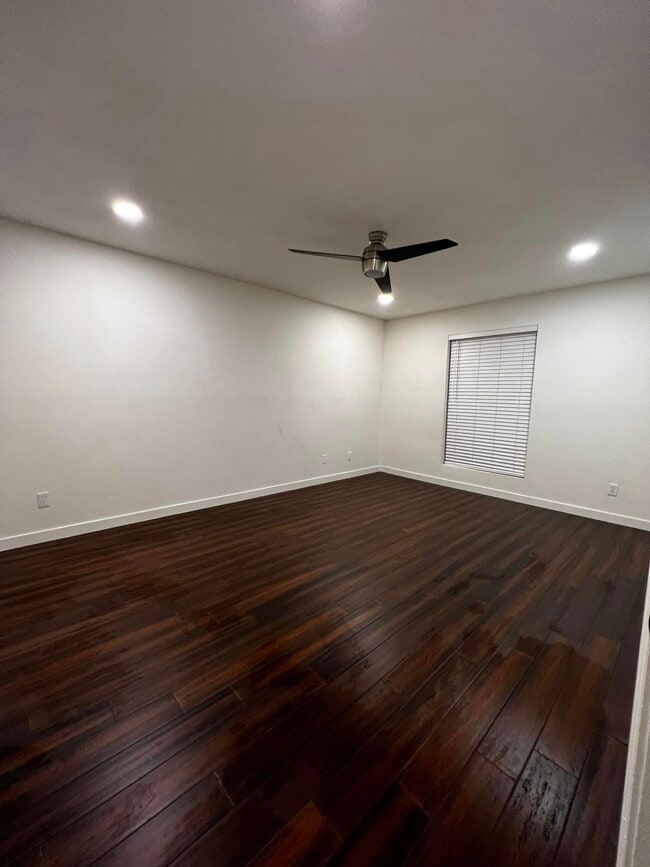 Room 1 - Master - 2401 Leon St