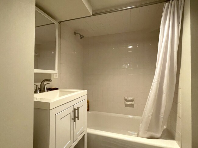 Building Photo - 1849 Monroe St NW